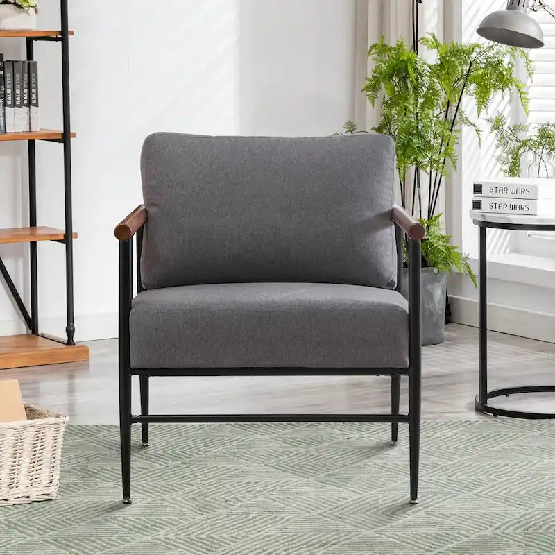 Fauteuil simple et confortable rembourré pour salon