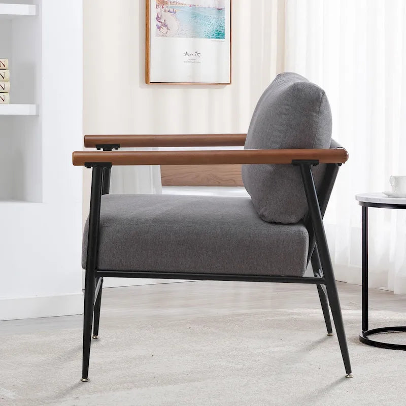 Fauteuil simple et confortable rembourré pour salon