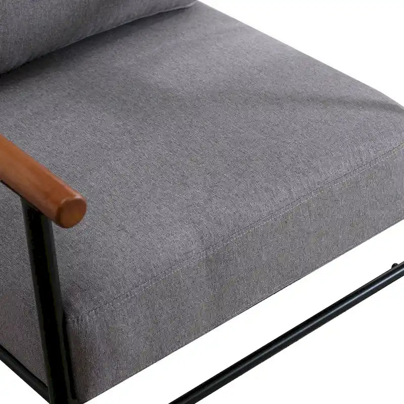 Fauteuil simple et confortable rembourré pour salon