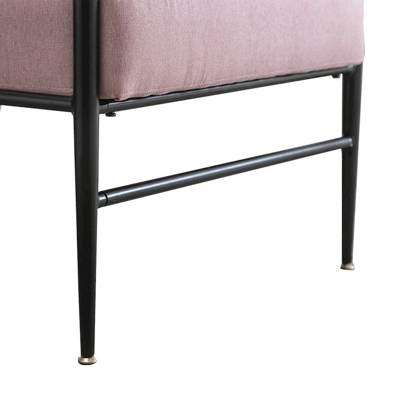 Fauteuil simple et confortable rembourré pour salon