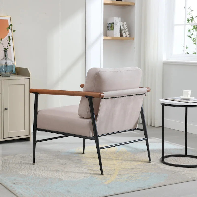 Fauteuil simple et confortable rembourré pour salon