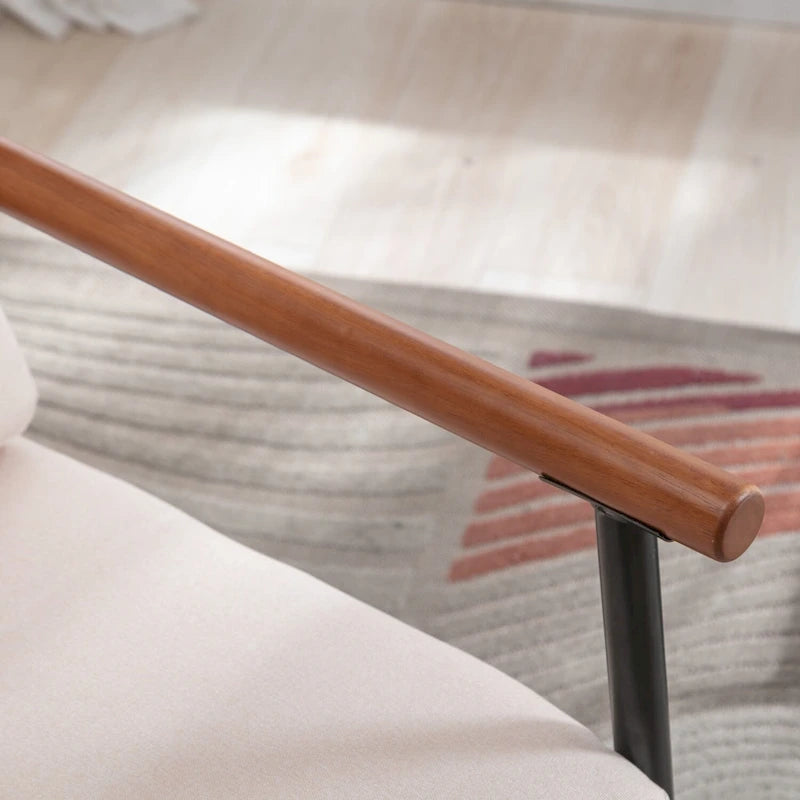 Fauteuil simple et confortable rembourré pour salon