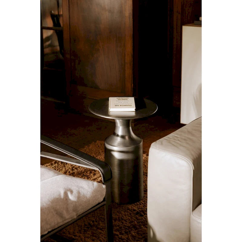 Table d'appoint en aluminium poli – 36,8 larg. x 36,8 prof. x 53,3 haut.