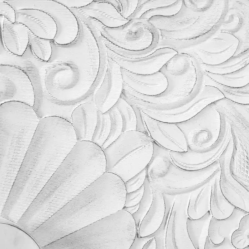 Enfilade avec portes à motif symétrique sculpté