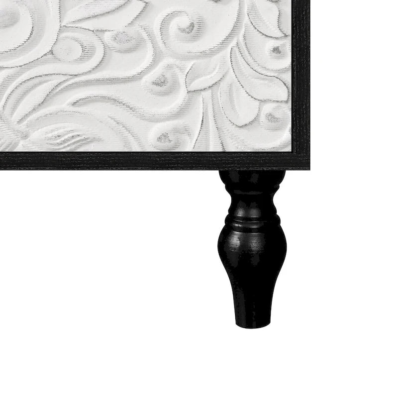 Enfilade avec portes à motif symétrique sculpté
